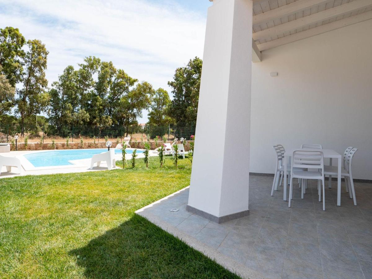 Villetta Con Piscina Budoni Affitti Spiaggia 700 Mt Eksteriør bilde