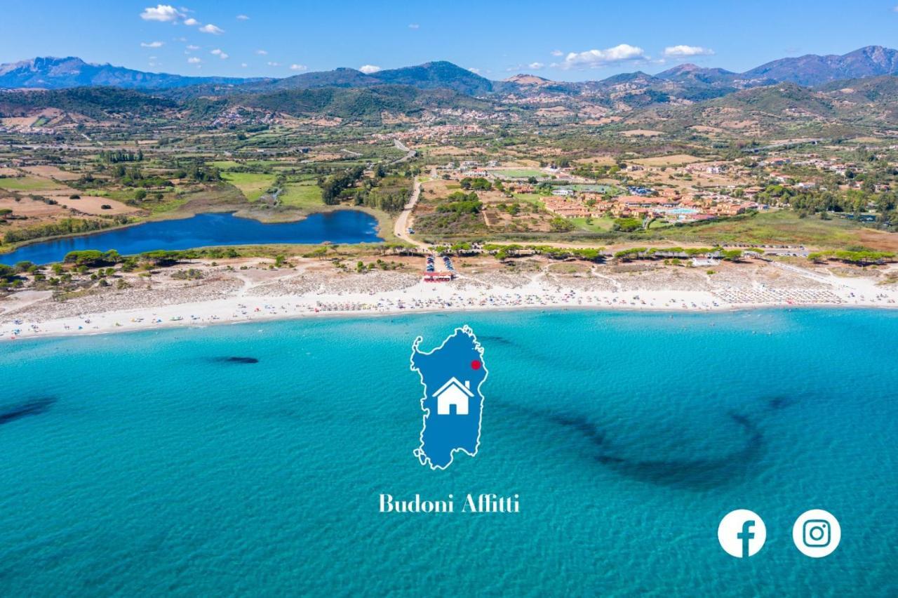 Villetta Con Piscina Budoni Affitti Spiaggia 700 Mt Eksteriør bilde