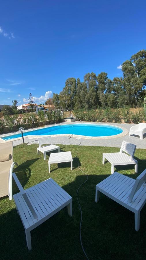 Villetta Con Piscina Budoni Affitti Spiaggia 700 Mt Eksteriør bilde